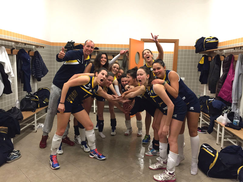 Serie D Femminile - festa  promozione spogliatoio