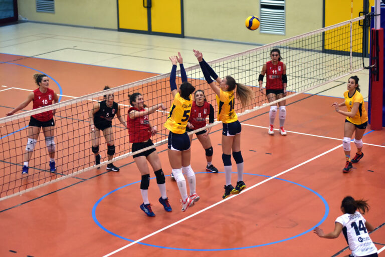 CF: Al debutto contro il Riviera le gialloblu cedono nella parte finale